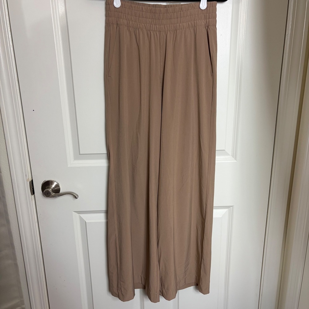 Vuori Villa Wide Leg Pants Tan Brown Smocked High Rise Trousers Women Size M